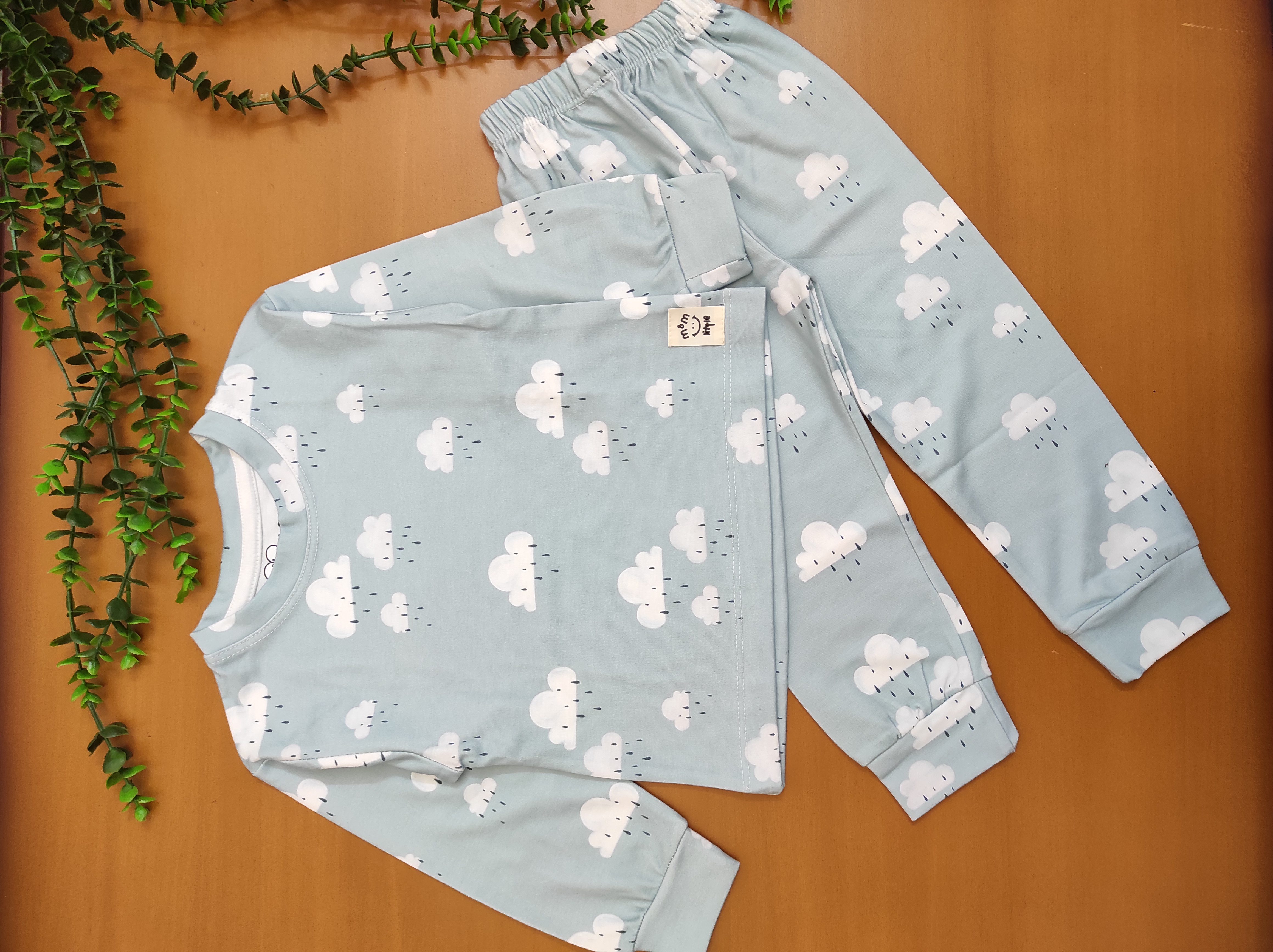 تصویر بلوز و شلوار راحتی طرح ابر - ۶ـ۷ 